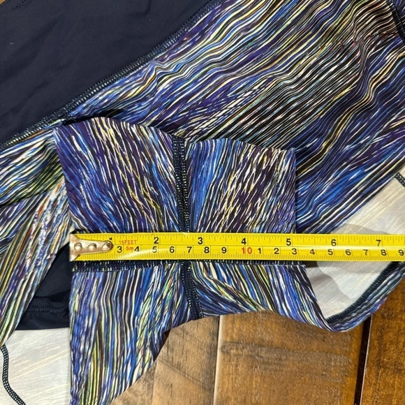 Lululemon Speed Up Interconnect Blue Multi Athletic Stretch Low Rise Shorts 6 - Picture 14 of 14